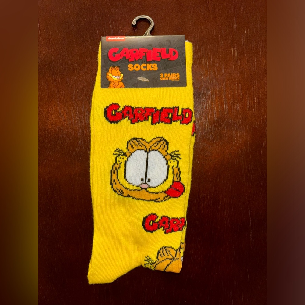GARFIELD NOVELTY CREW SOCKS NWT MEN’S SHOE SIZE 8-12